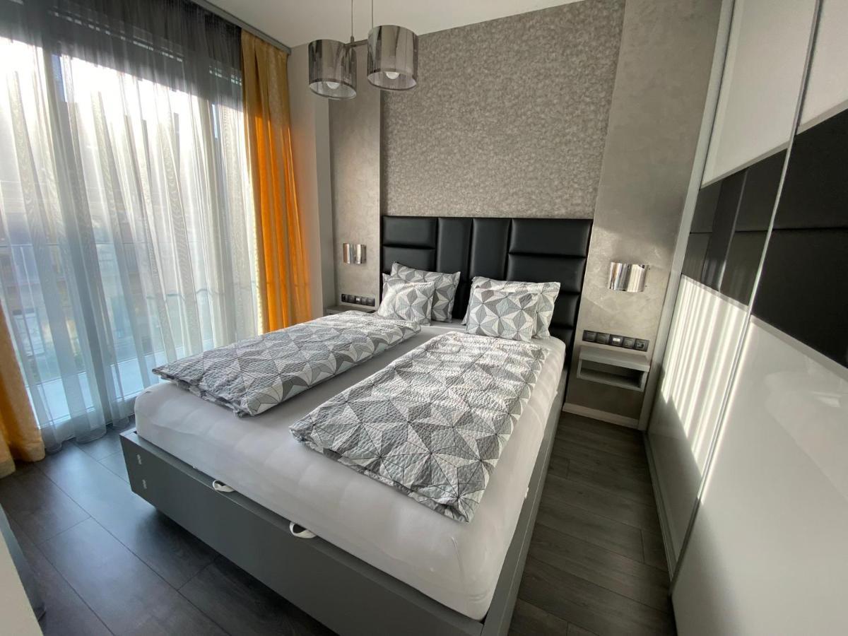 Noir Silvery Apartman Seghedin Exterior foto